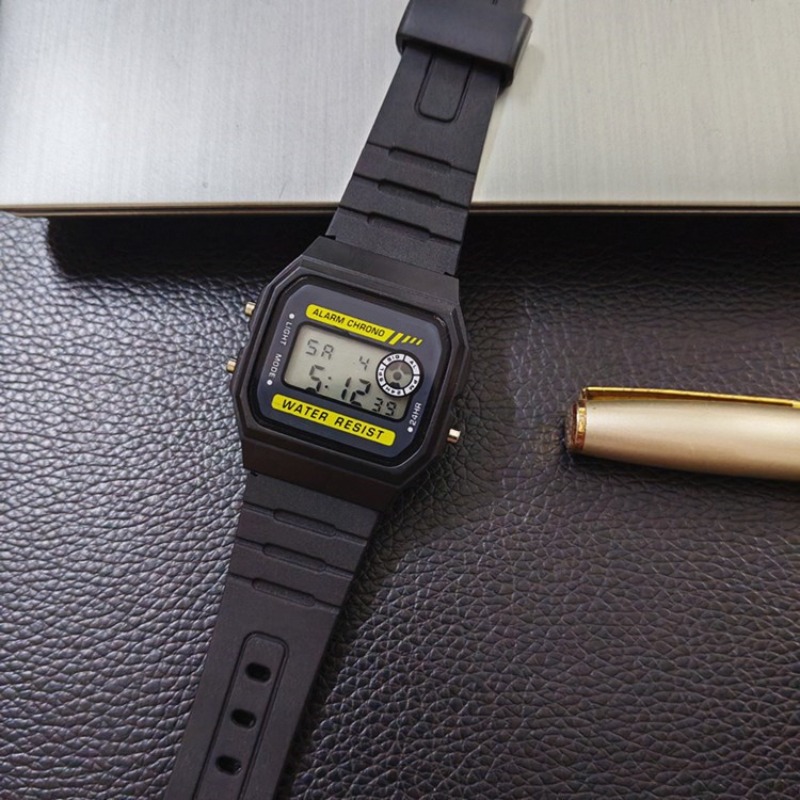 Women's Square Multi Functiona - Outdoor Sport Watch recension och pris